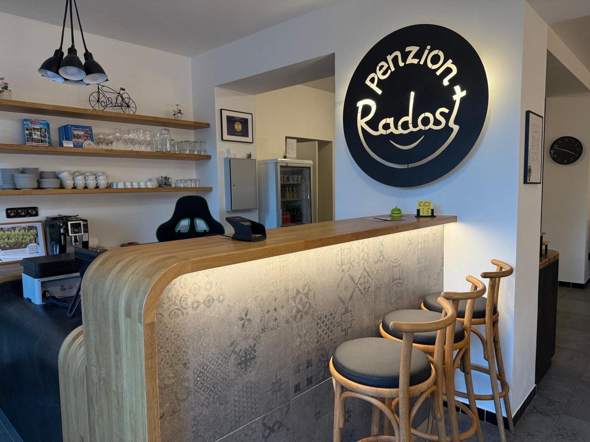 Penzion Radost ปอดเยบราดิ ภายนอก รูปภาพ